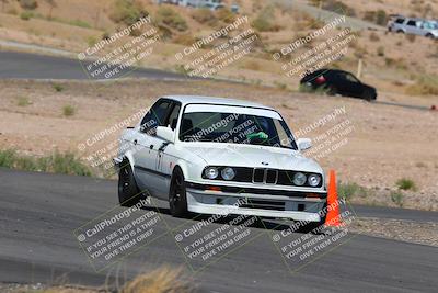 media/Oct-01-2022-Team Topak Racing (Sat) [[f860fb51be]]/2-Inter Low 2/session 2 turn 11/